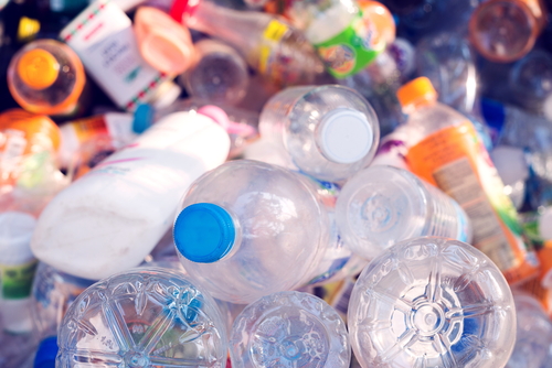 cara mengurangi volume limbah plastik
