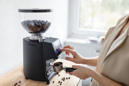 cara menggunakan grinder kopi dengan benar