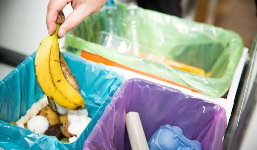 cara mengumpulkan sampah dari rumah