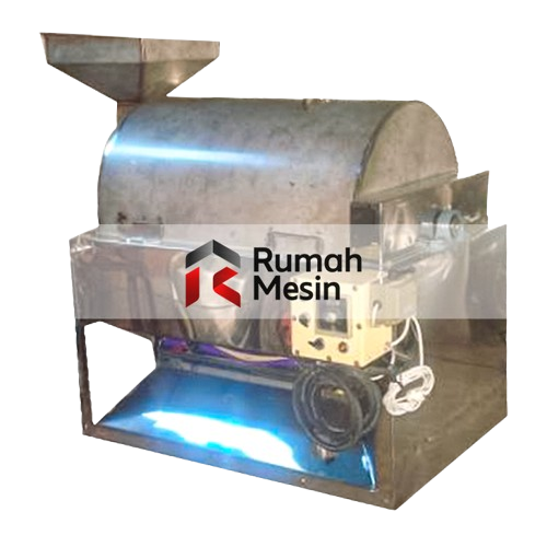 Operator mengatur suhu mesin sangrai kopi untuk mengendalikan perkembangan aroma dan warna biji selama proses penyangraian.